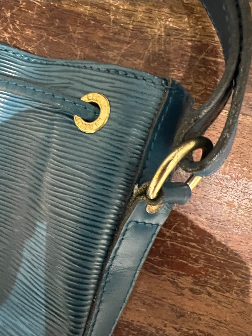 Louis Vuitton Teal Blue Epi Leather Drawstring Shoulder Bag - Picture 7 of 15